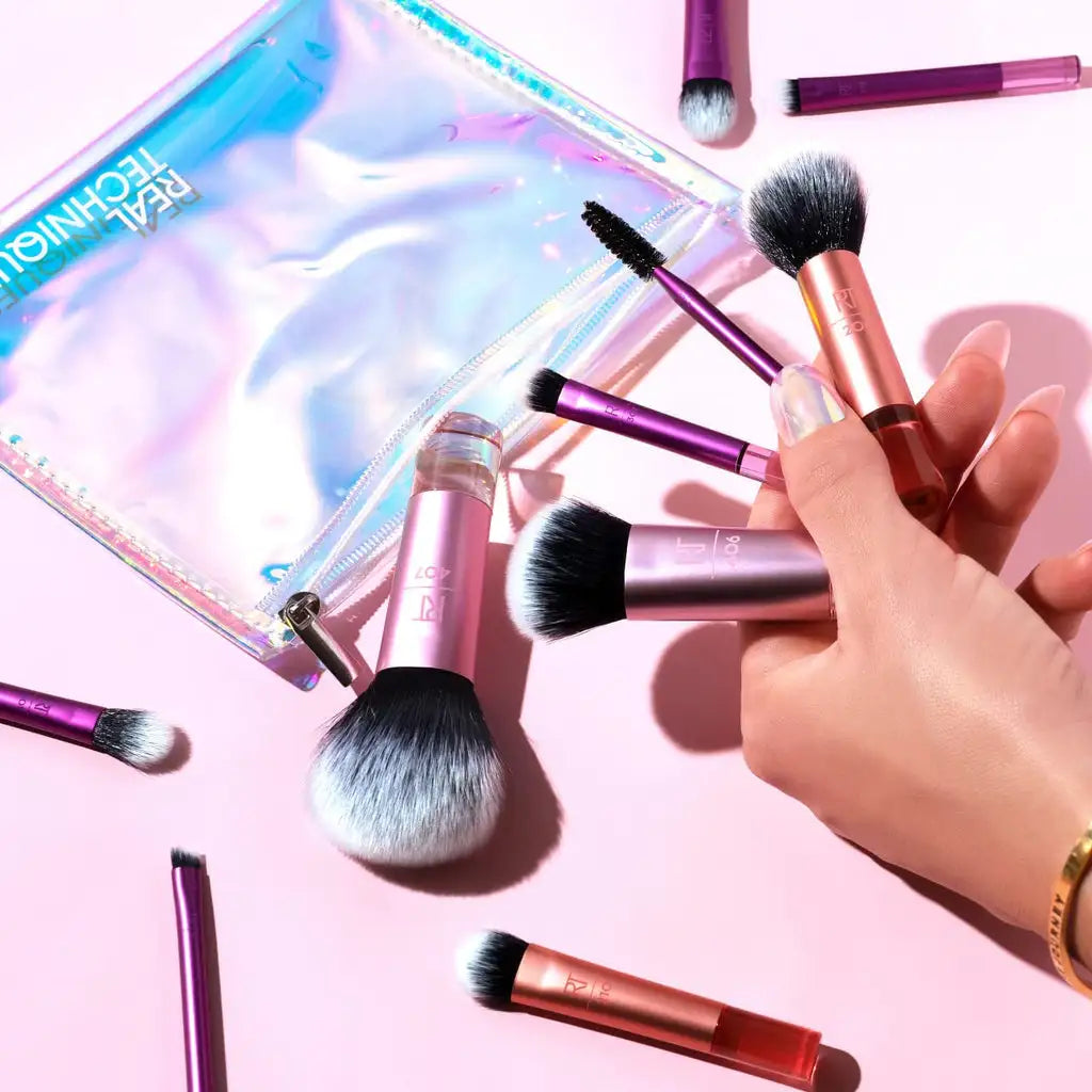 https://allurify.pk/products/real-techniques-makeup-brushes-travel-fantasy-mini-set-10-in-1-bag?utm_source=copyToPasteBoard&utm_medium=product-links&utm_content=web