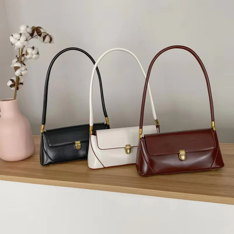 Baggutte Shoulder Bag