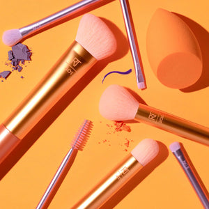 https://allurify.pk/products/real-techniques-level-up-brush-sponge-set?utm_source=copyToPasteBoard&utm_medium=product-links&utm_content=web