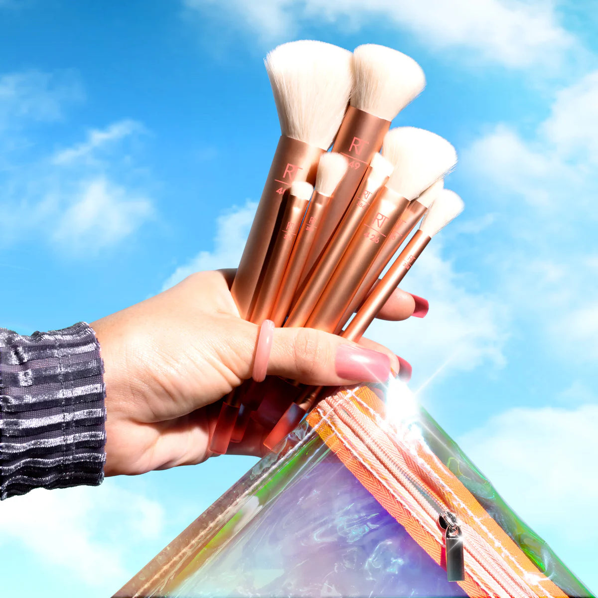 https://allurify.pk/products/real-technique-the-wanderer-brush-kit?utm_source=copyToPasteBoard&utm_medium=product-links&utm_content=web