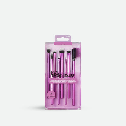 https://allurify.pk/products/real-technique-everyday-eye-essentials-makeup-brush-kit?_pos=1&_psq=Real+Techniques+Everyday+Eye+Essentials+Makeup+Brush+Kit&_ss=e&_v=1.0