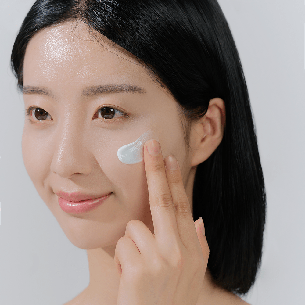 https://allurify.pk/products/skin1004-madagascar-centella-hyalu-cica-water-fit-sun-serum-spf-50-pa?variant=48307346112828